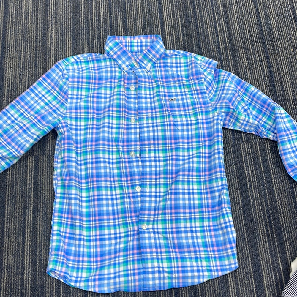 Vineyard Vines button down. Kids S